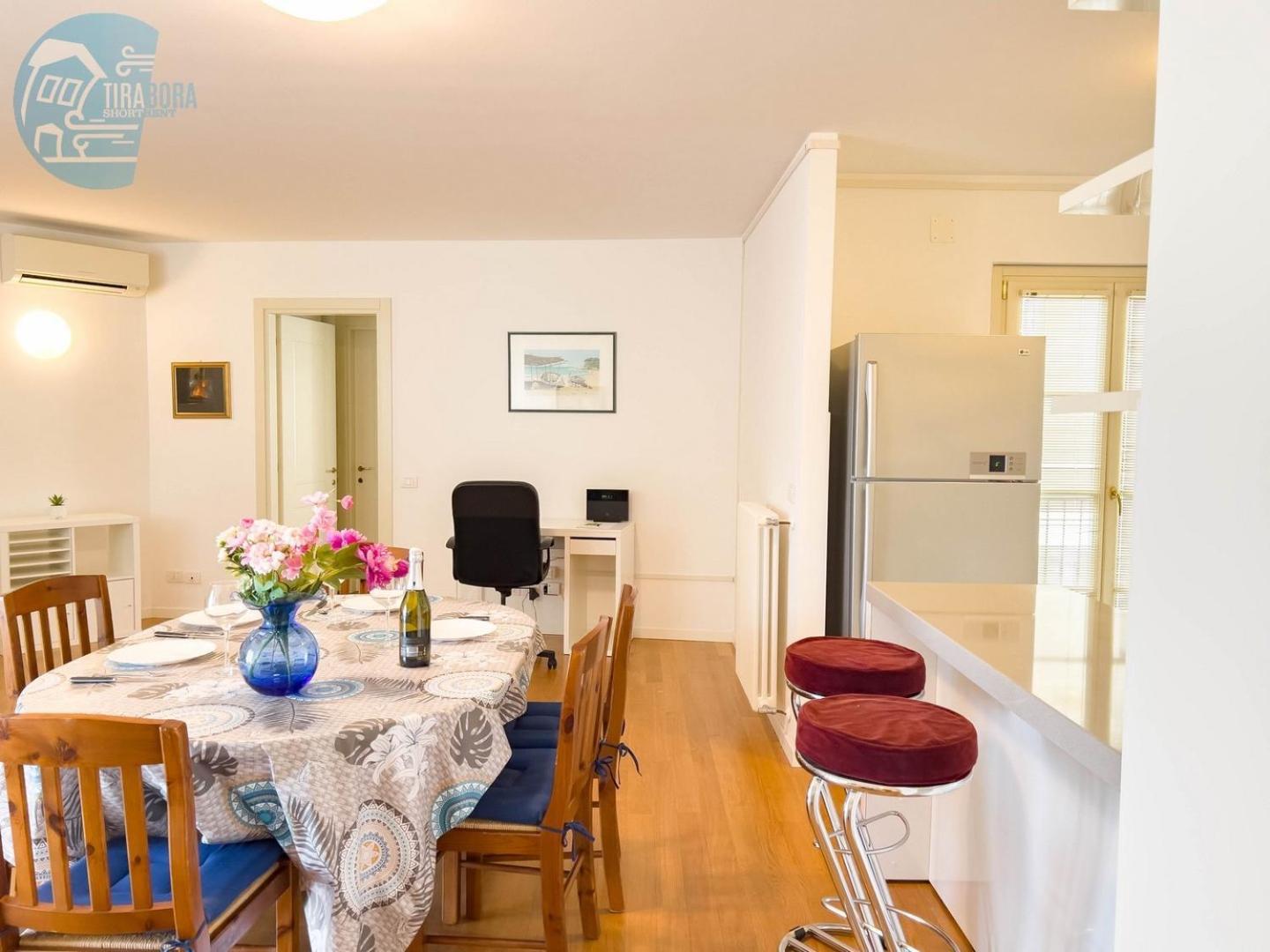 Apartamento Cattedrale 5 Tirabora Short Rent Trieste Exterior foto