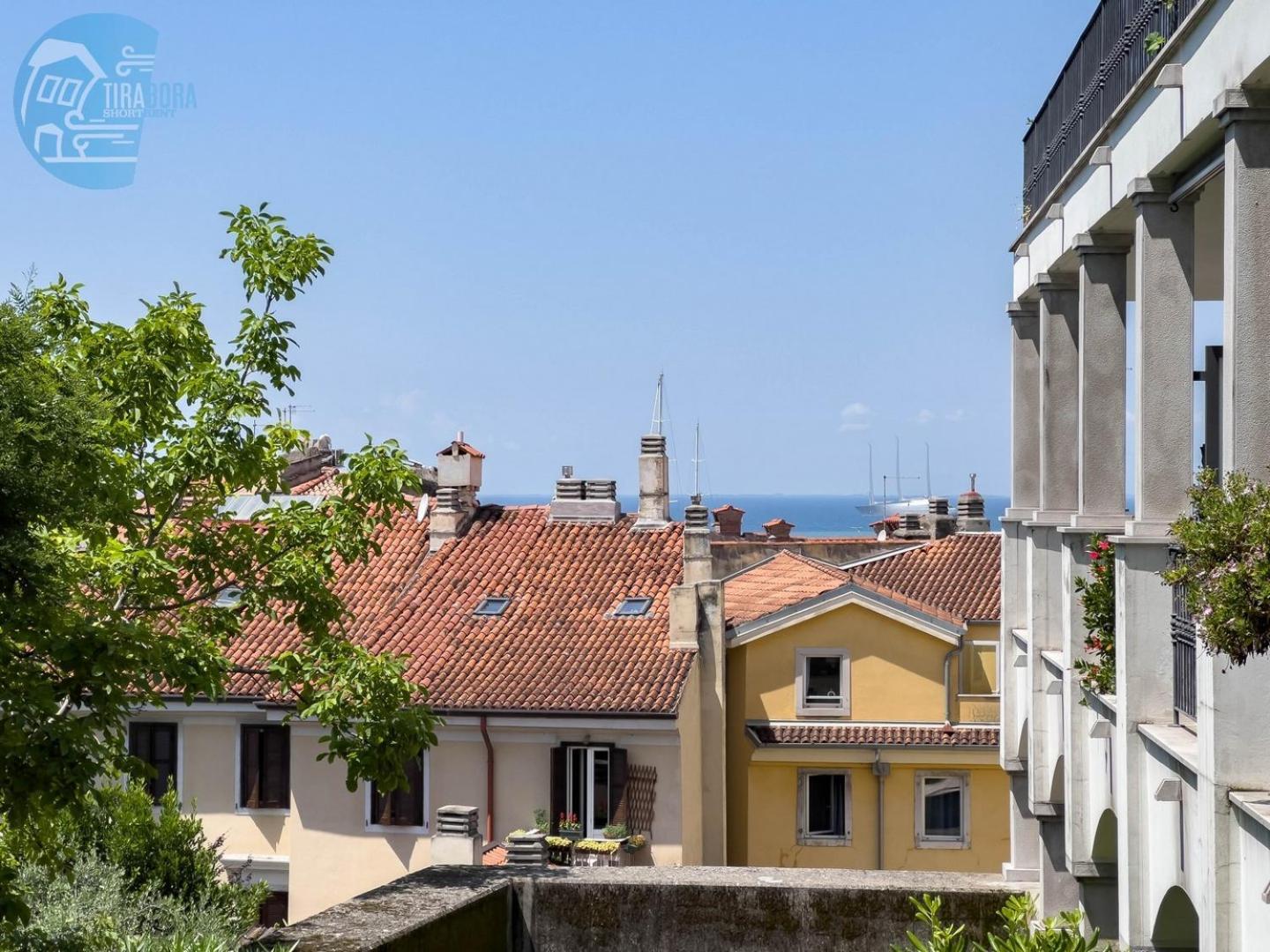 Apartamento Cattedrale 5 Tirabora Short Rent Trieste Exterior foto