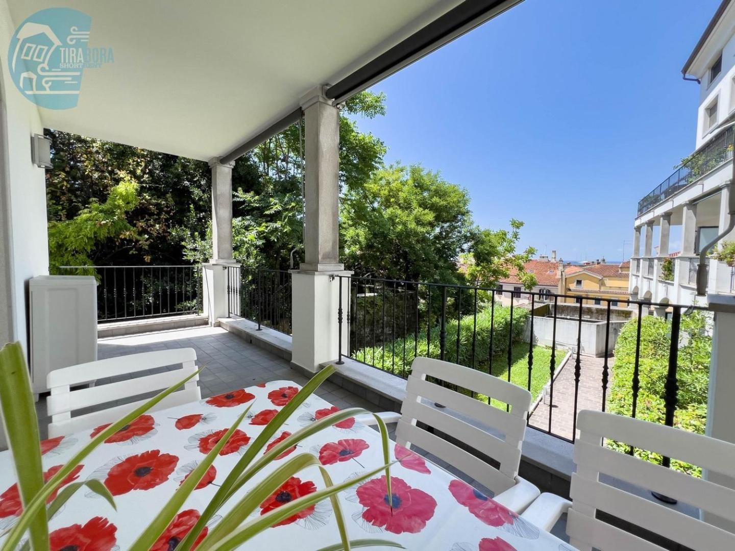 Apartamento Cattedrale 5 Tirabora Short Rent Trieste Exterior foto