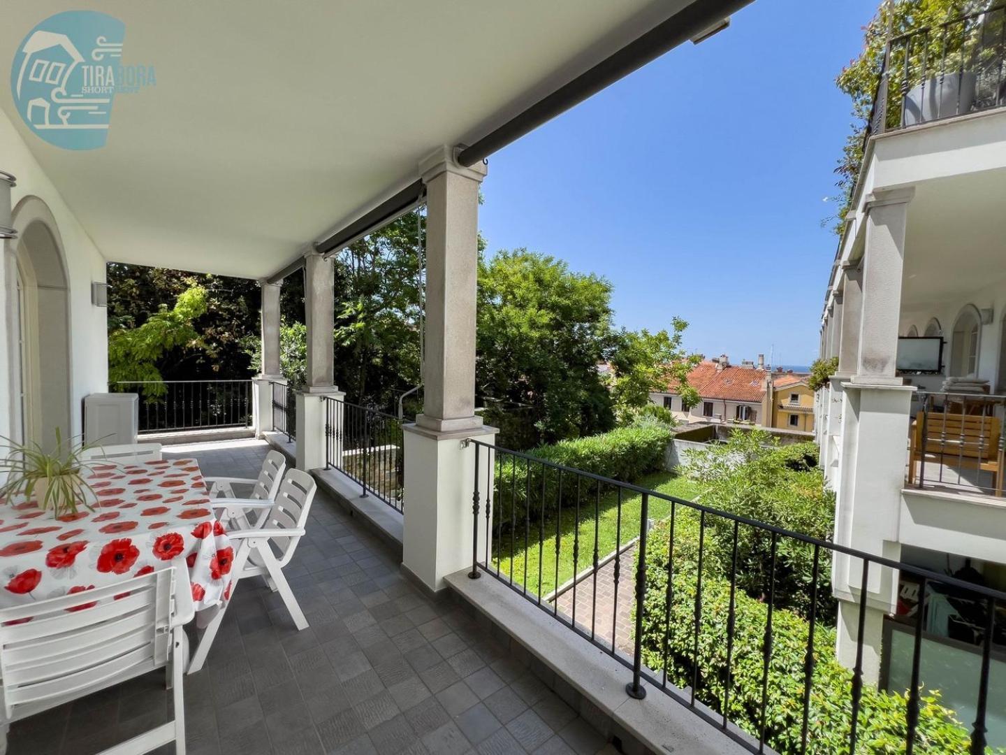 Apartamento Cattedrale 5 Tirabora Short Rent Trieste Exterior foto